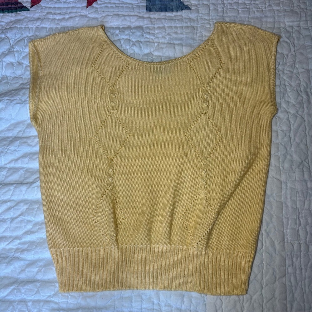 Barry & Me Vintage Knit Sweater Vest Yellow Pointelle Diamond Scoop Neck USA